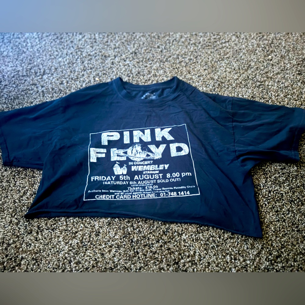 Pink Floyd crop tee